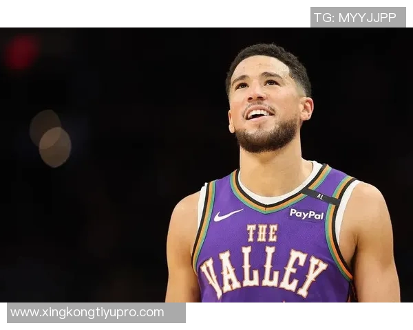 布克遭遇严密防守表现低迷18投仅4中贡献10分16助攻却有9次失误